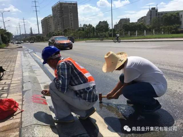 高溫下戰斗的測繪人，港口大道污水管網修復工程測繪工作