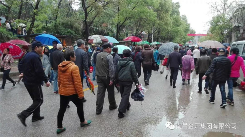 精心部署，管護公司圓滿完成清明祭掃周邊環境整治工作