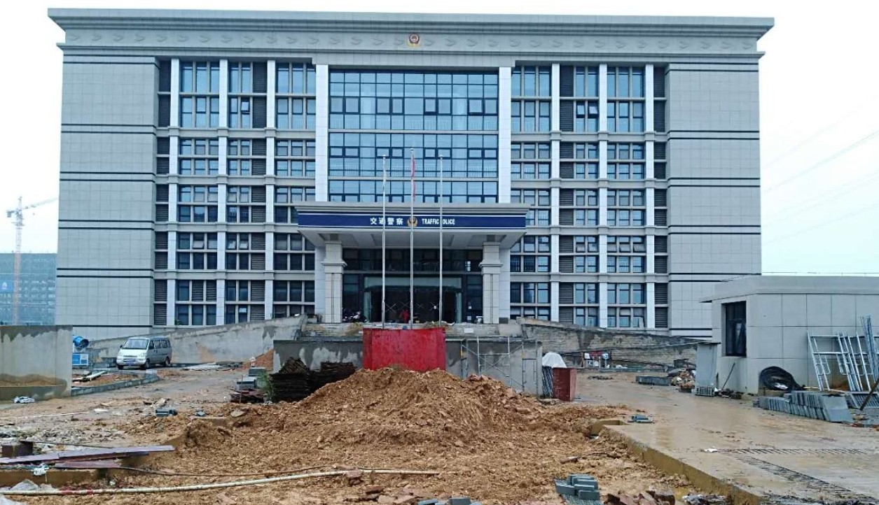 搶抓有利天氣 加快項目建設——區交警大隊指揮分控中心進