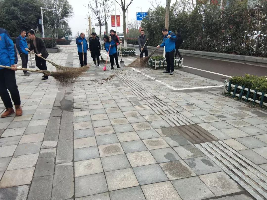 金開資本、工業地產公司開展文明城市環境衛生大掃除活動 