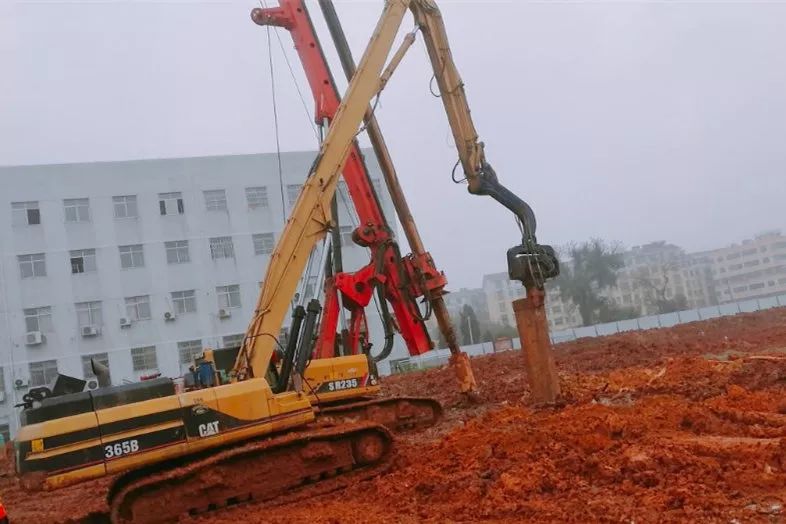 昌北第一學校（初中部）擴建項目樁基礎首樁正式施工 