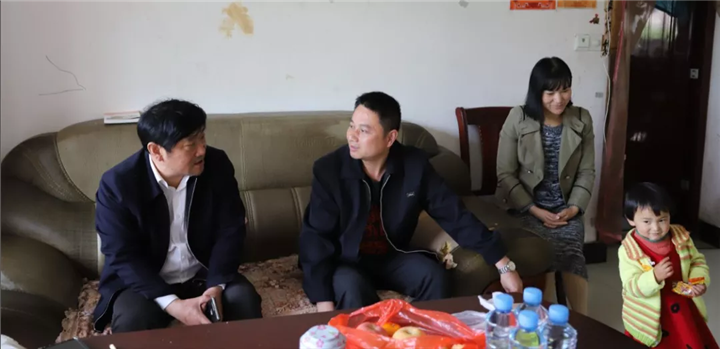 構筑“單位+家庭”雙重反腐防線