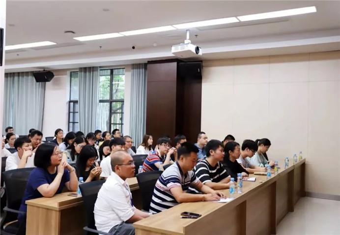 金開集團開展2019年“新聞圖片攝影技巧及要求”專題培訓