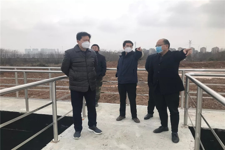 集團董事長謝榮華前往項目現場安排部署疫情預防工作