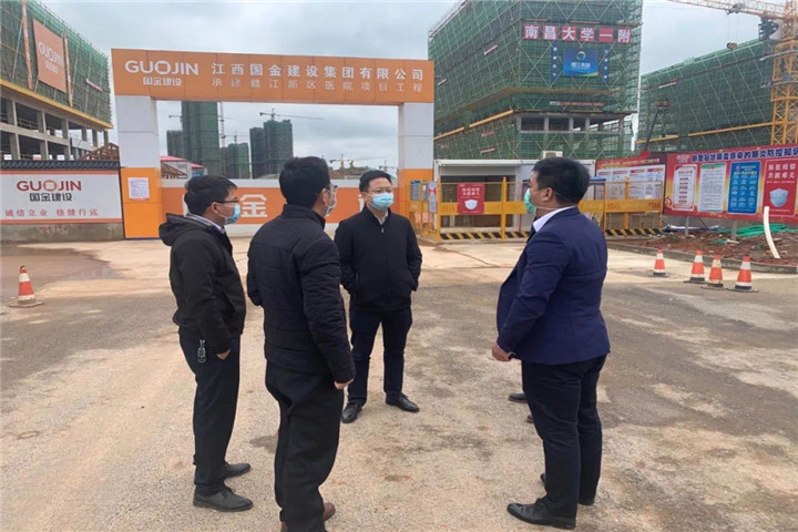 胡許亮深入儒樂湖片區協調解決市政路網建設中存在的難題