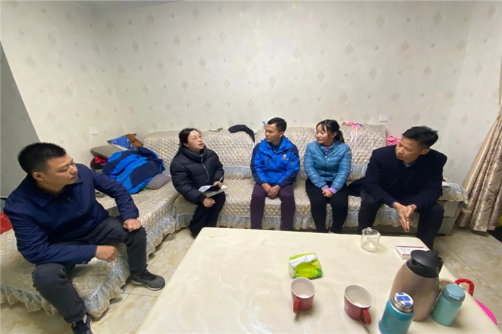 金匠置業(yè)黨支部開(kāi)展廉潔家訪活動(dòng)