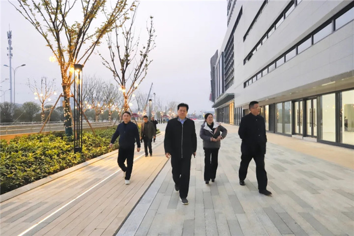 董事長謝榮華一行調研技術協同創新園一期開園