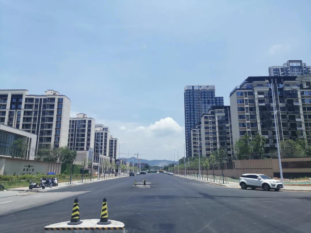 富櫻路（香樟路至青嵐水渠段）建成通車！