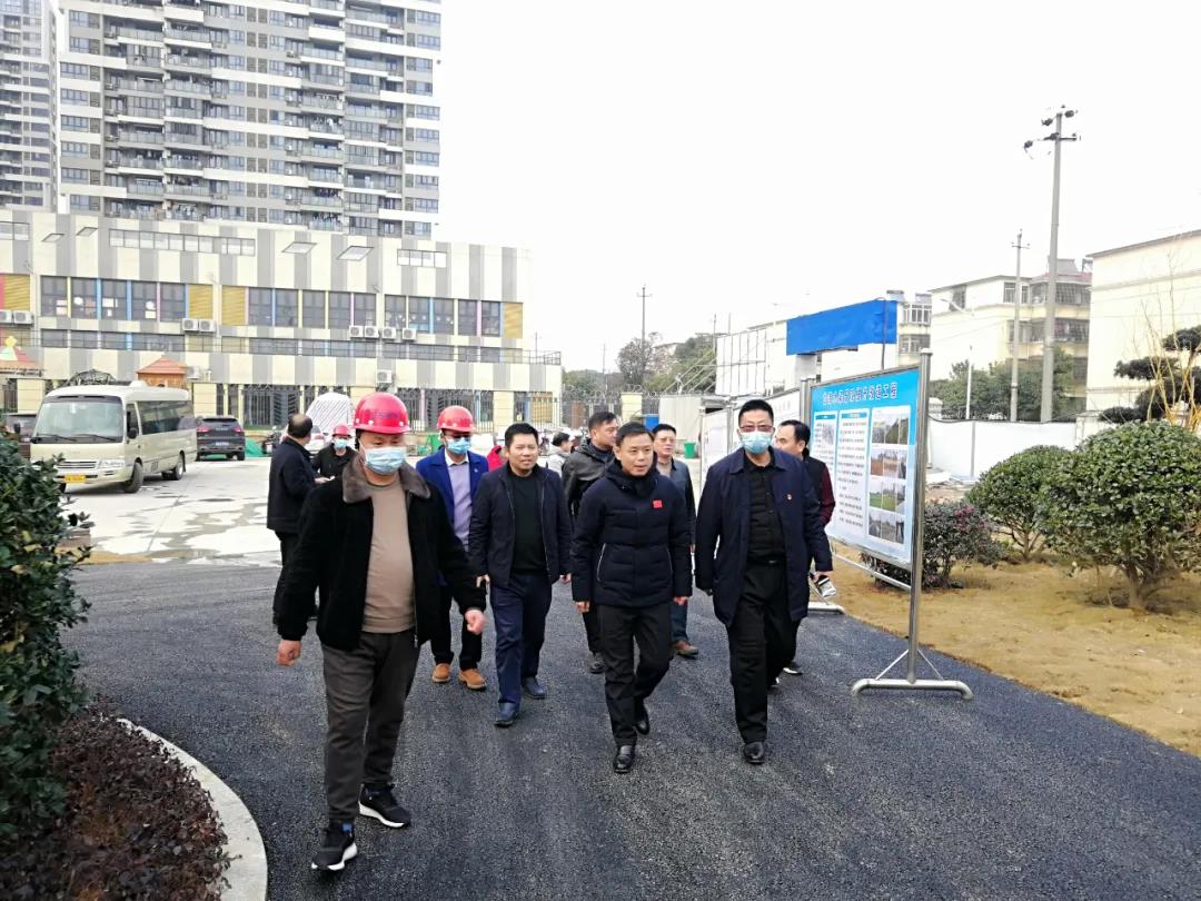 區黨工委副書記程建兵調研青嵐和龍潭水渠提升改造項目