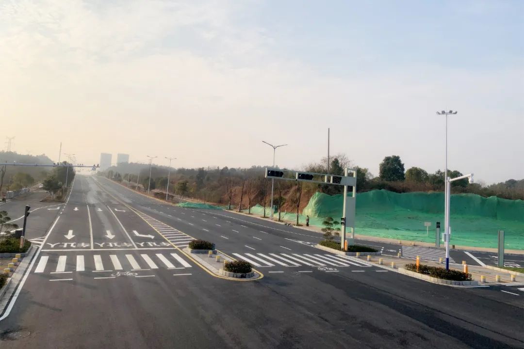 機場路（建業大道—興業大道）已實現全線竣工通車!