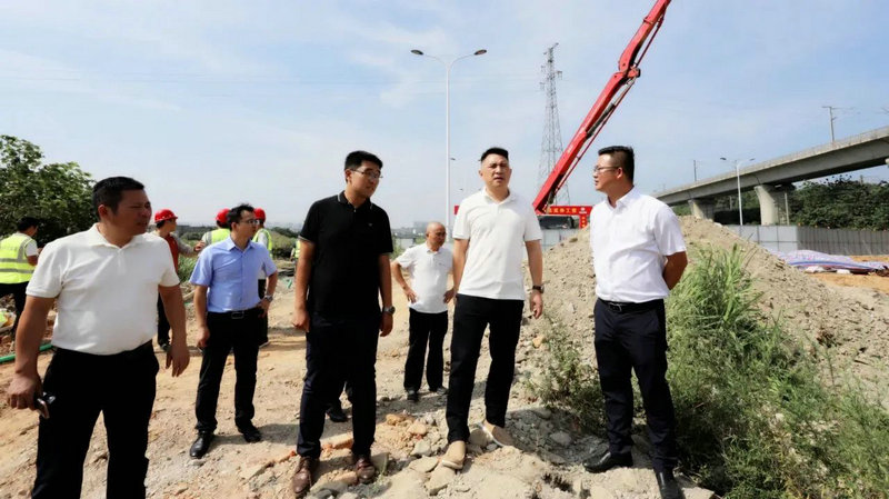 李茶根調研督導集團重點項目建設