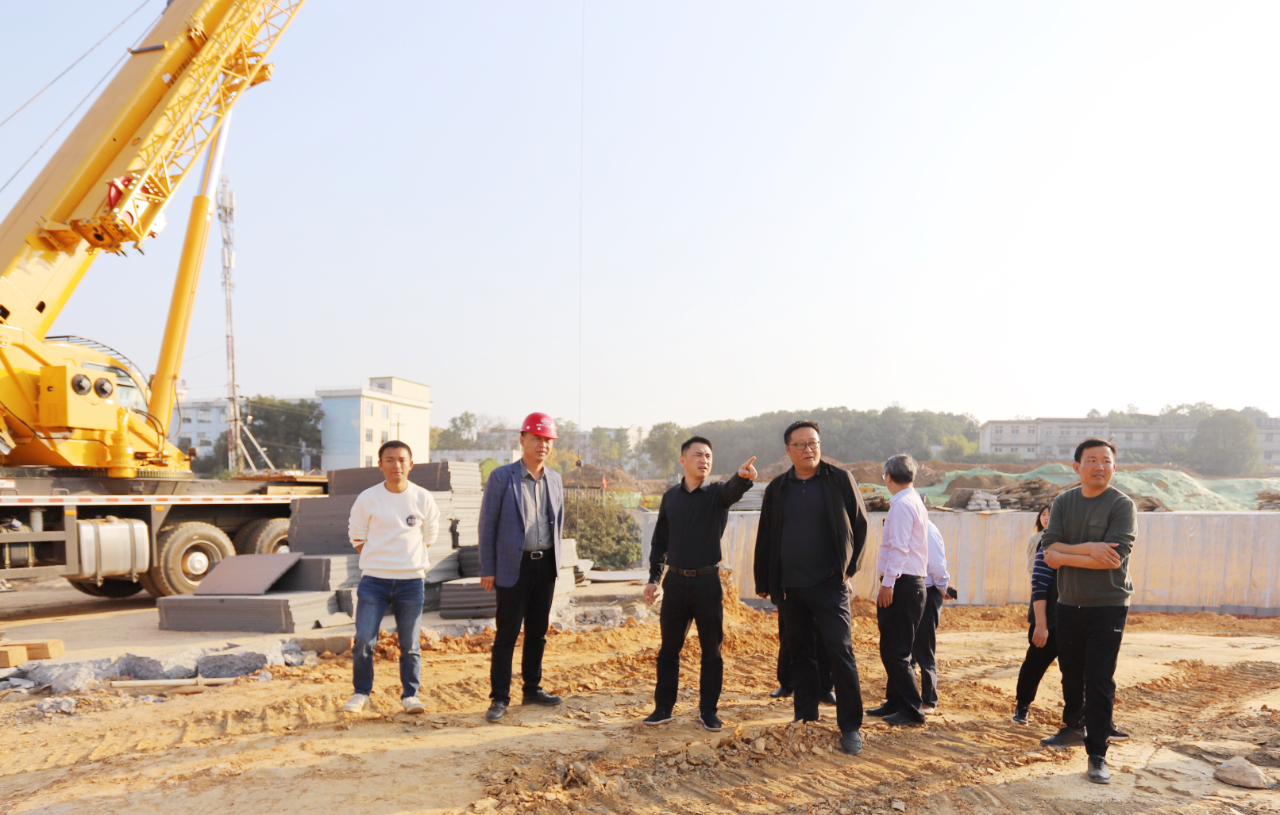 李茶根調(diào)研集團(tuán)路網(wǎng)項目建設(shè)