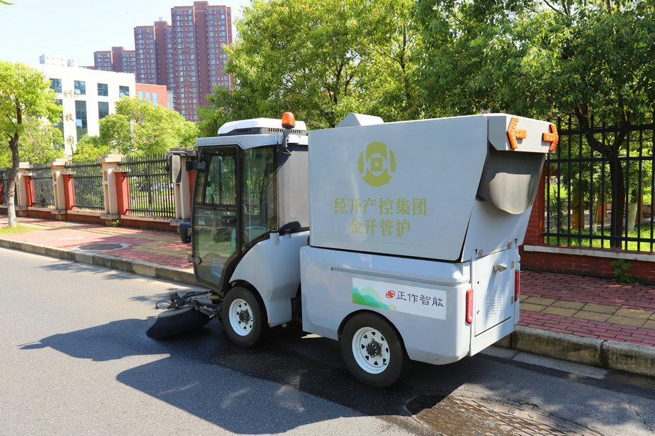 新能源機掃車助力城市綠色環衛